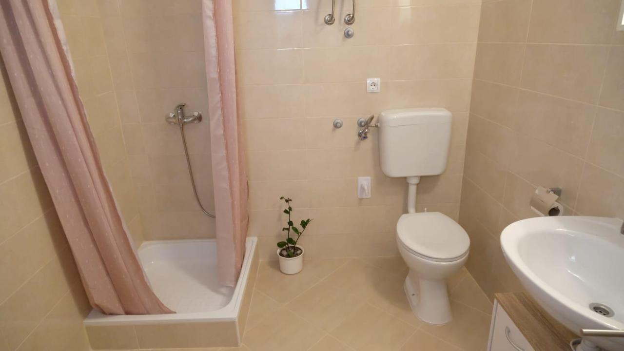 Appartement Porat à Starigrad Paklenica Extérieur photo